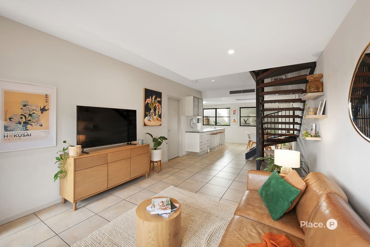 43 Sixth Avenue, Windsor - Thumbnail 5