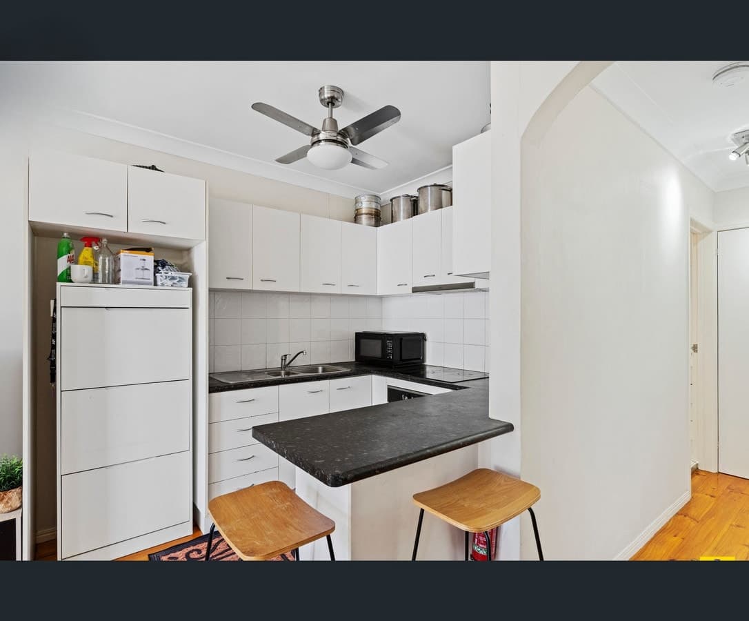 88 Cleveland Street, Stones Corner - Thumbnail 2