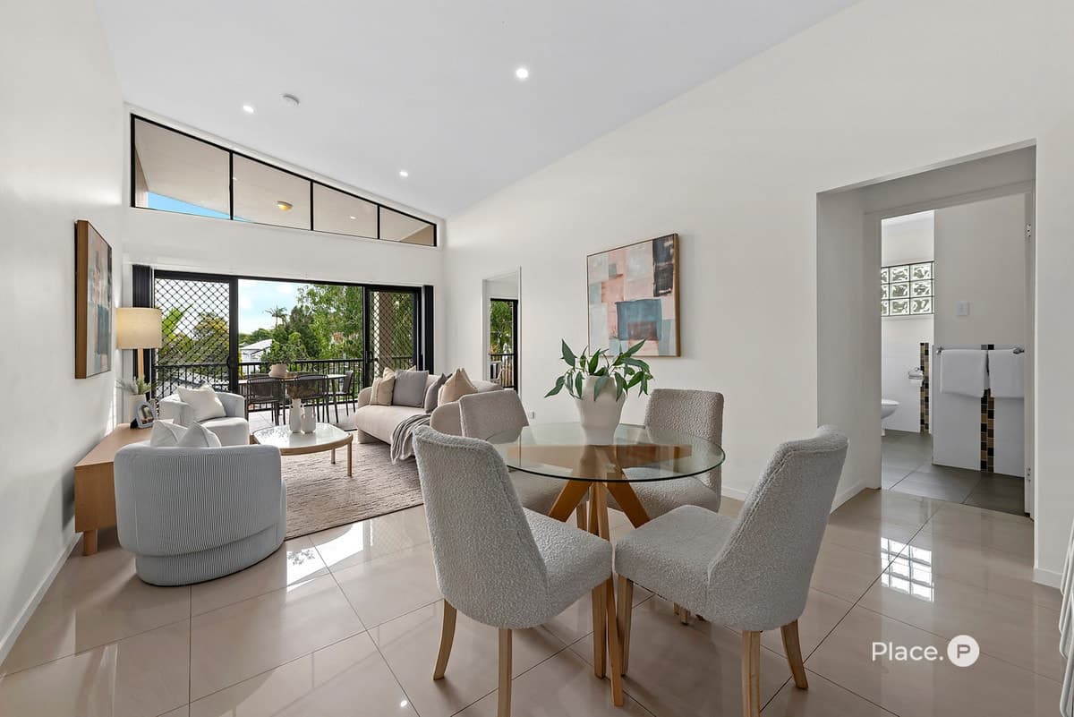 27 Brinawa Street, Camp Hill - Image 1