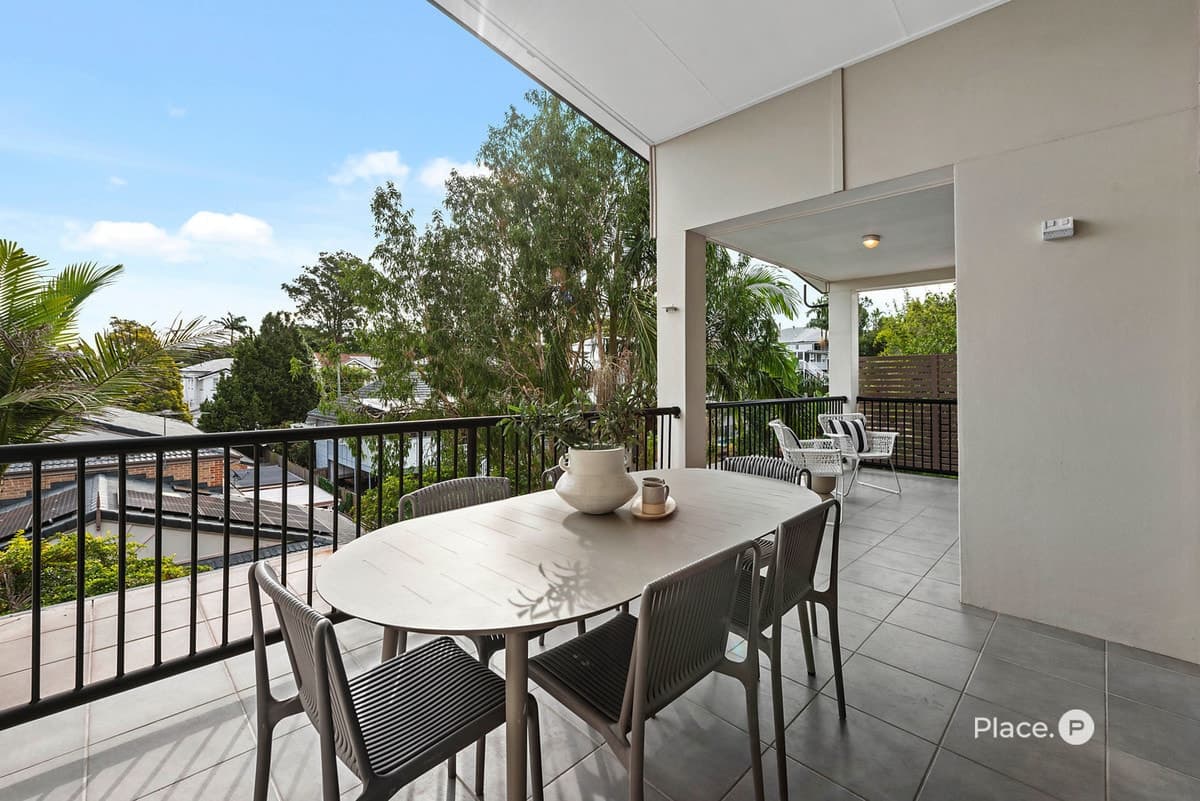 27 Brinawa Street, Camp Hill - Thumbnail 2