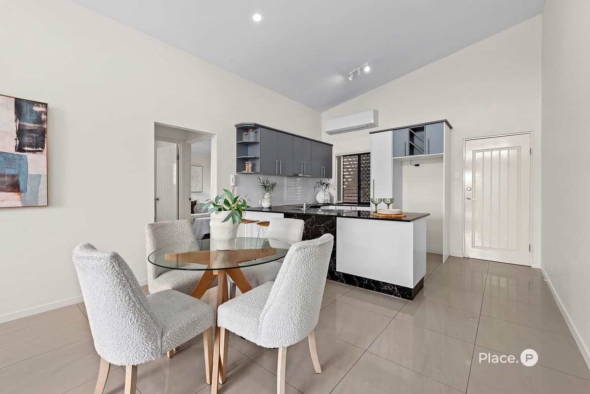 27 Brinawa Street, Camp Hill - Thumbnail 7
