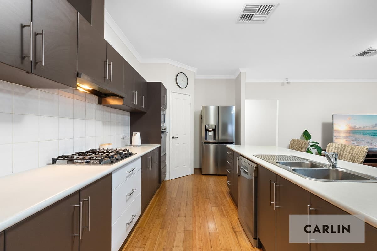 4 Longwood Bend, AUBIN GROVE, Aubin Grove - Thumbnail 2
