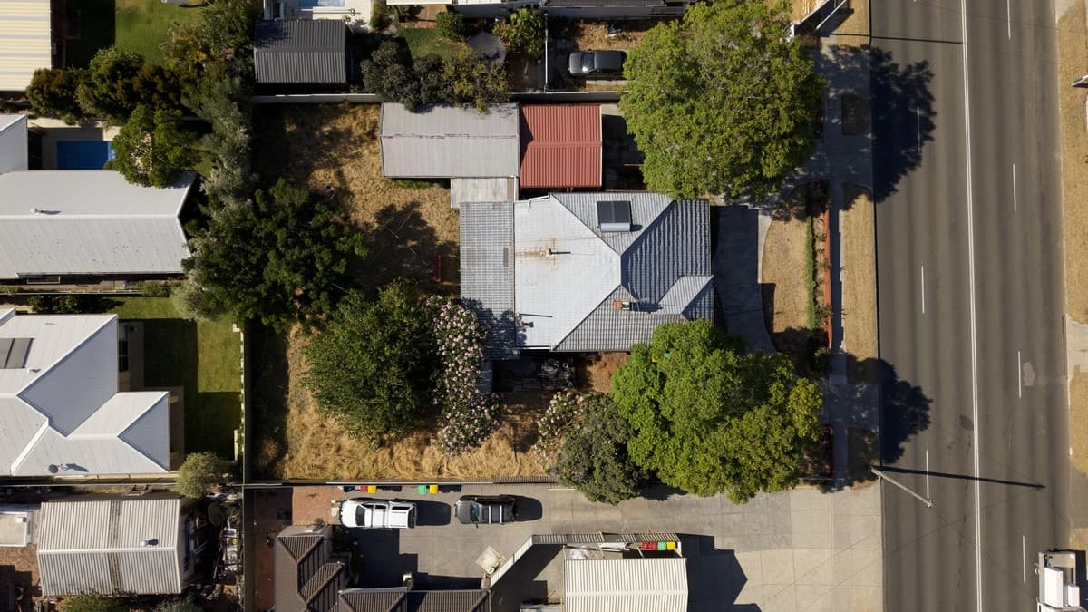 199 Carrington Street, BEACONSFIELD, Beaconsfield - Thumbnail 3