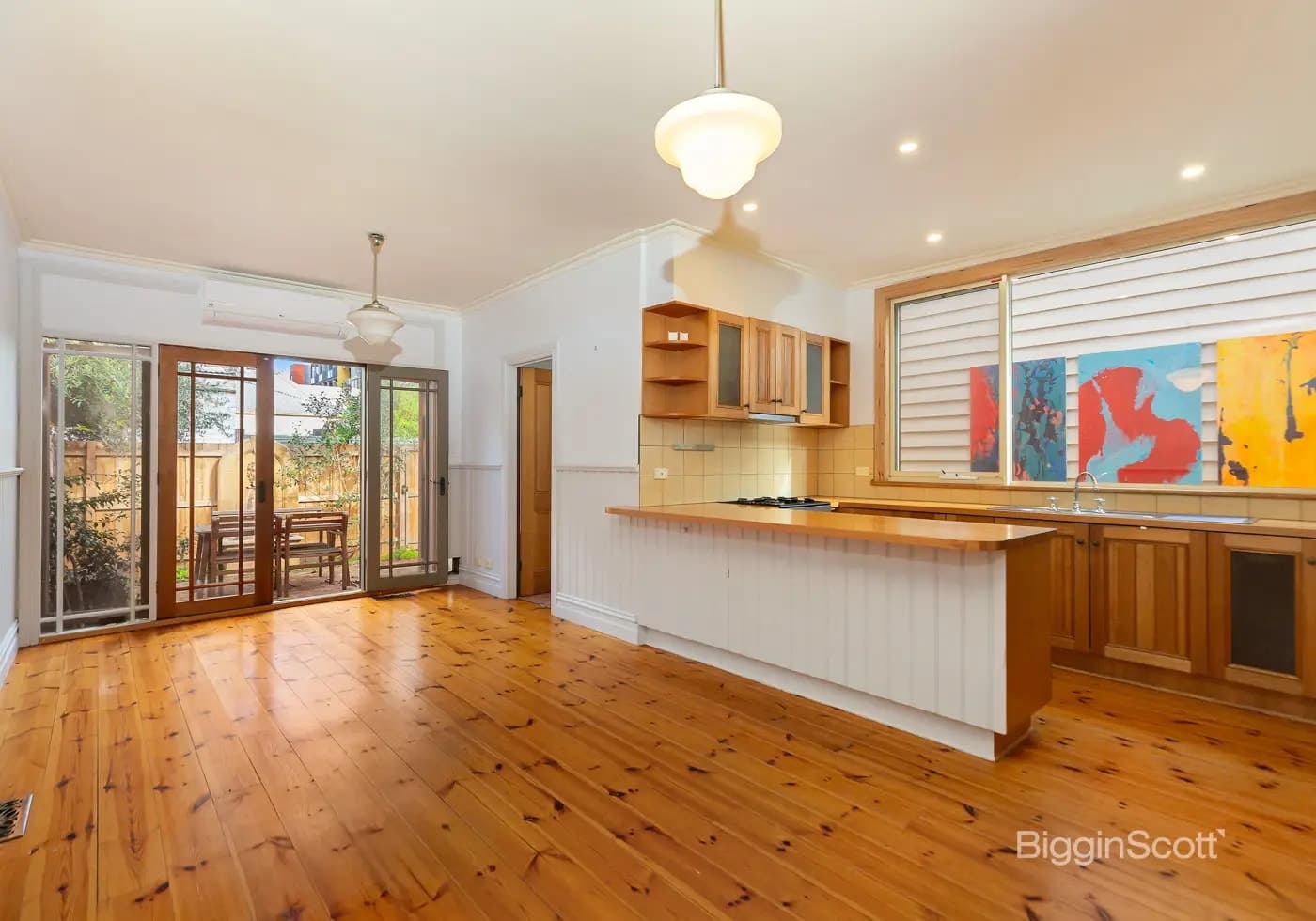 8 Sutton Grove, Richmond, VIC, Richmond - Thumbnail 2