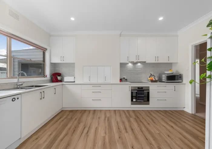 225 Scott Parade, Brown Hill, VIC, Brown Hill - Thumbnail 3