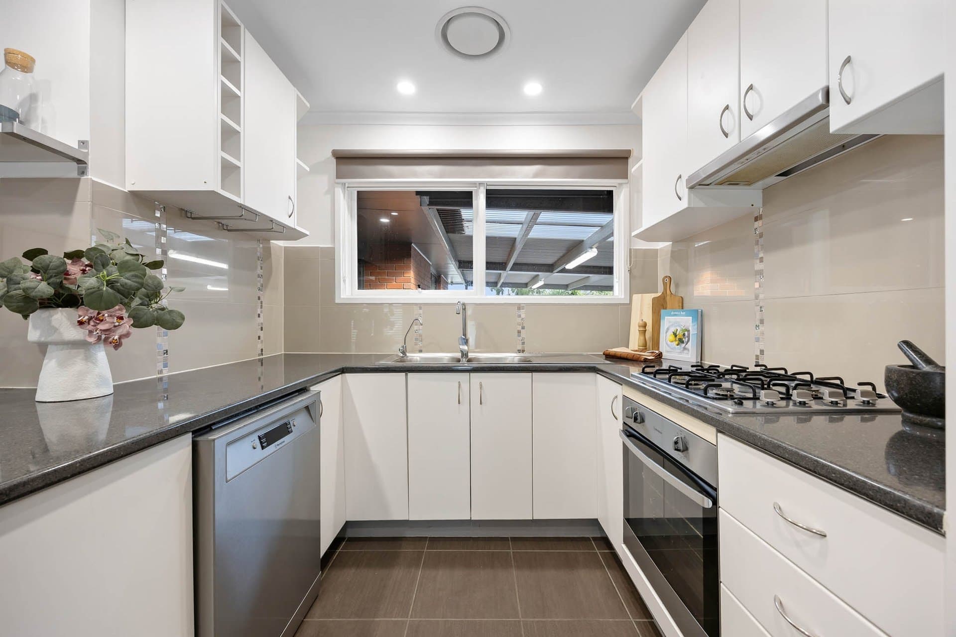 23 Isaacs Close, Sunbury - Thumbnail 7