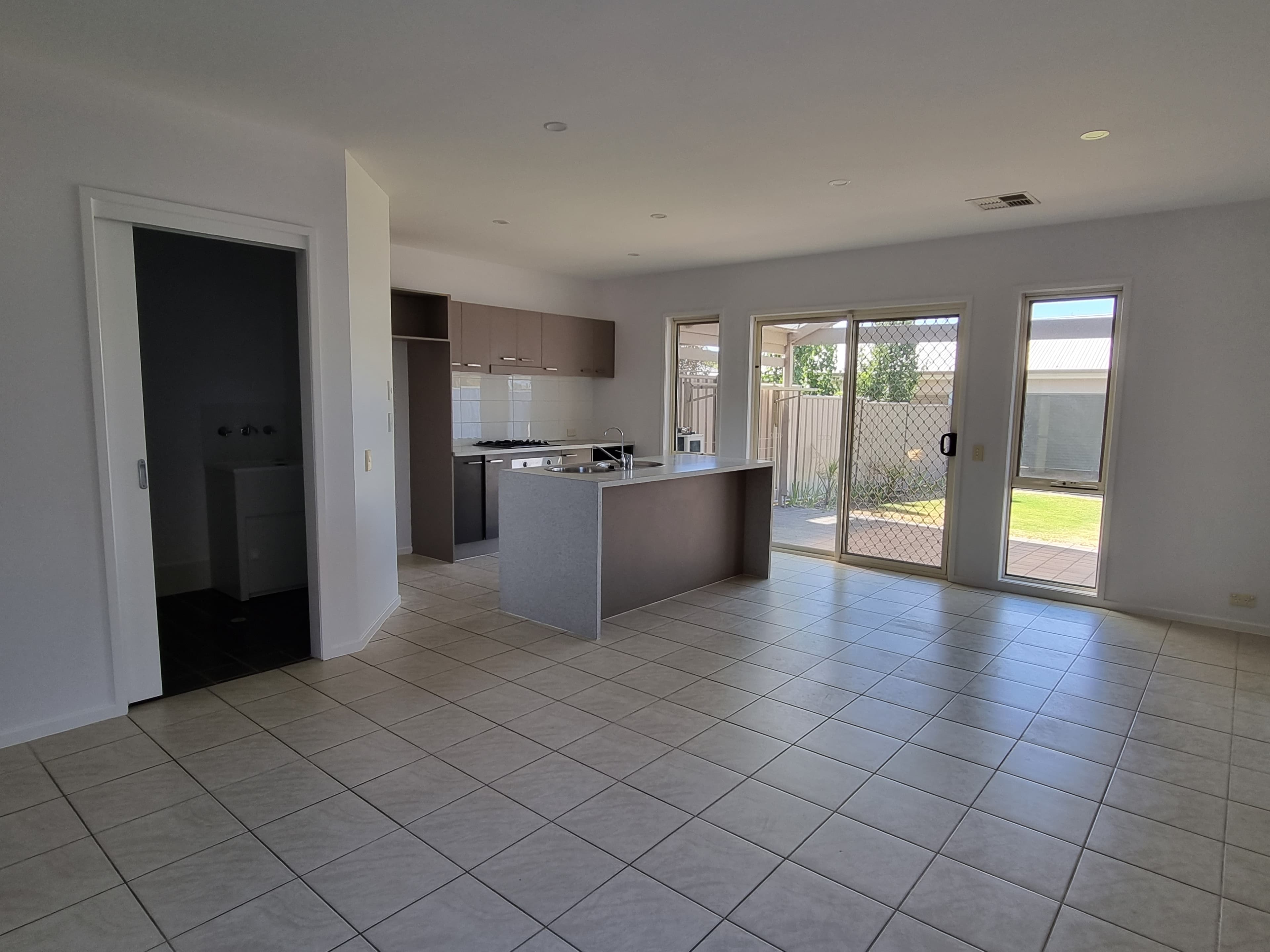 47 Swanbourne Drive NORTHGATE, Northgate - Thumbnail 6