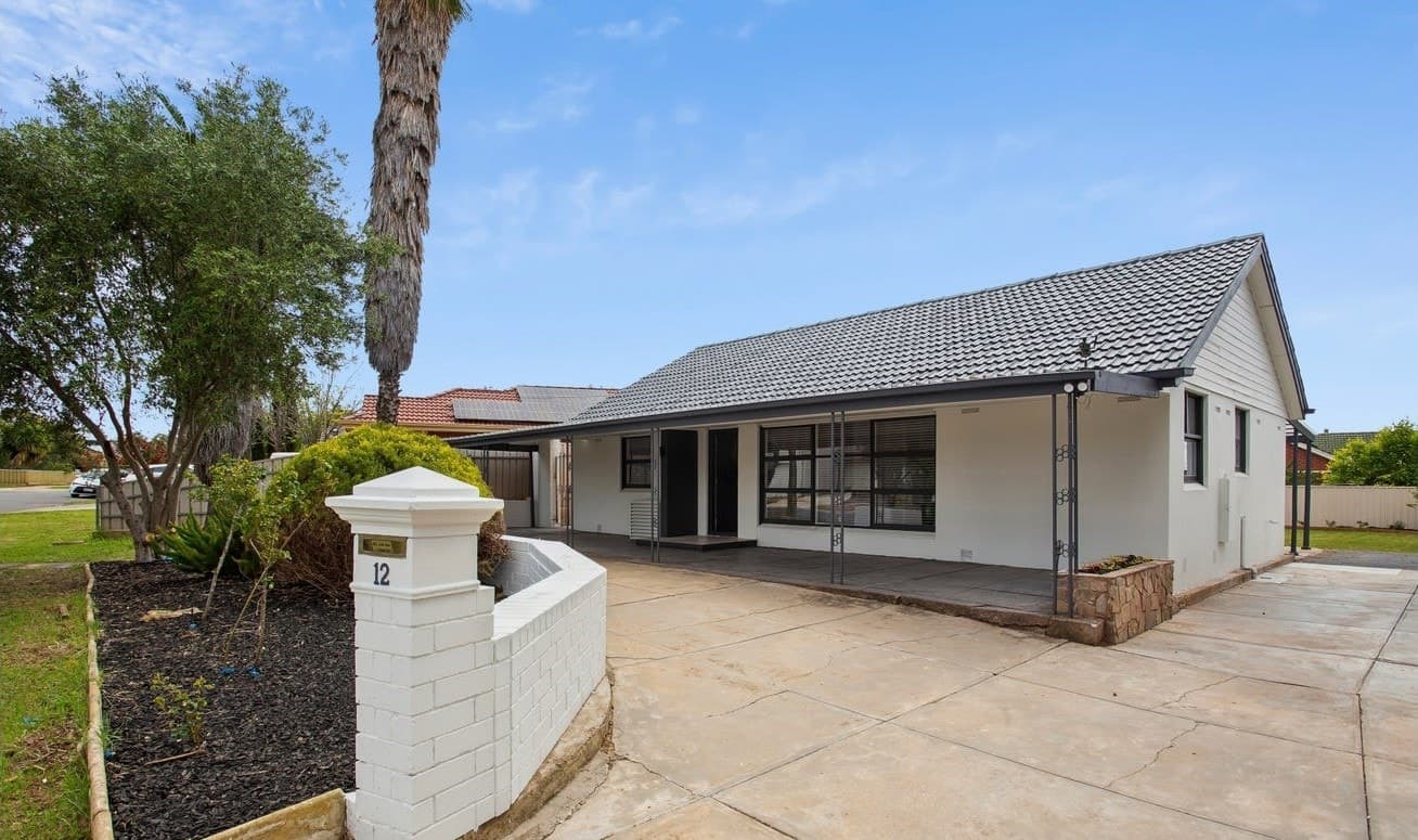 12 Bentley Drive HOLDEN HILL, Holden Hill - Thumbnail 2