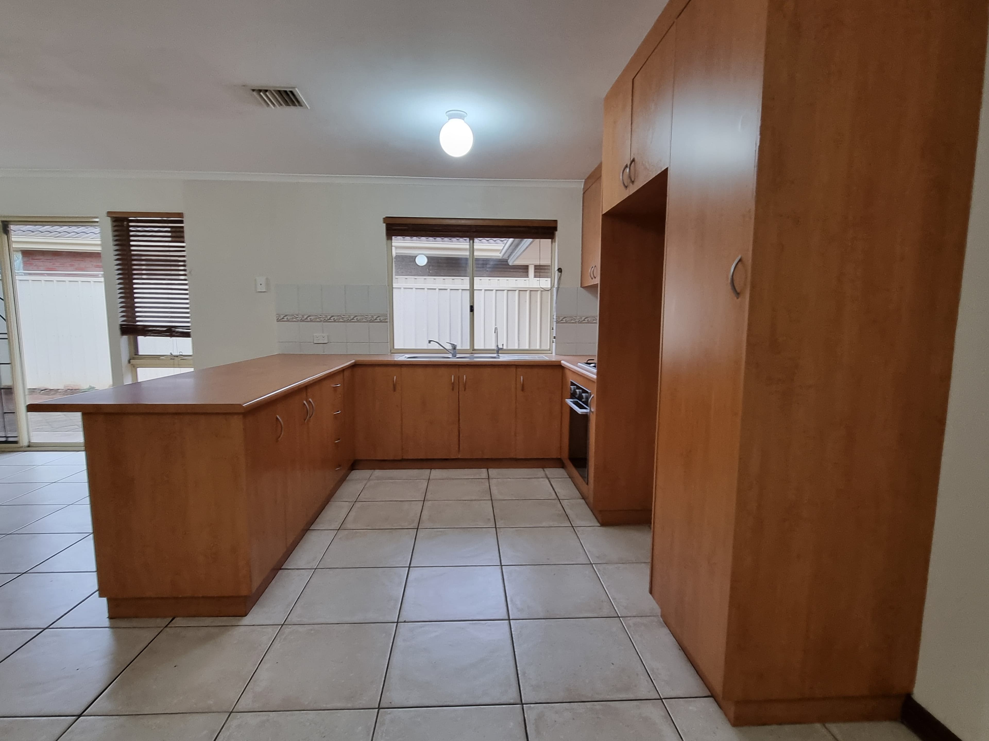 16 Browning Street CLEARVIEW, Clearview - Thumbnail 4