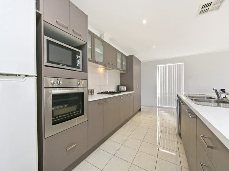 12 Brookfield Avenue BURTON, Burton - Thumbnail 2