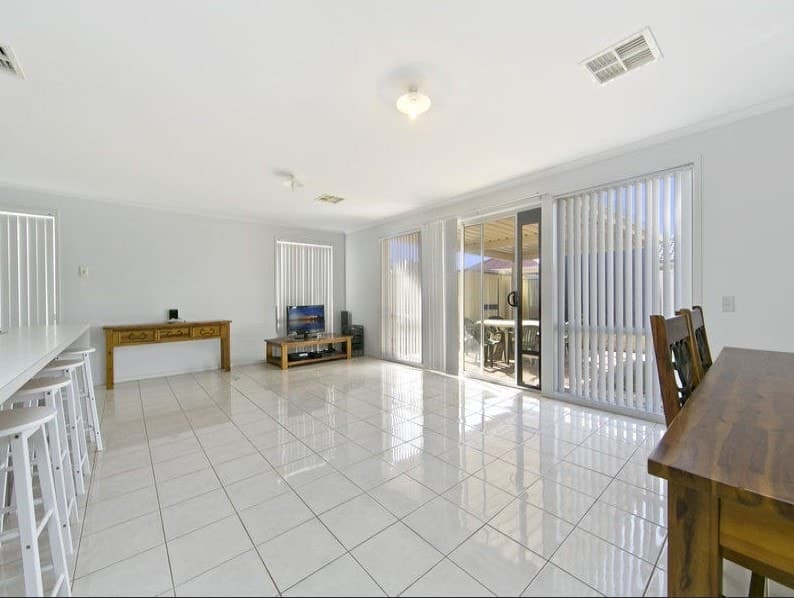 12 Brookfield Avenue BURTON, Burton - Thumbnail 3