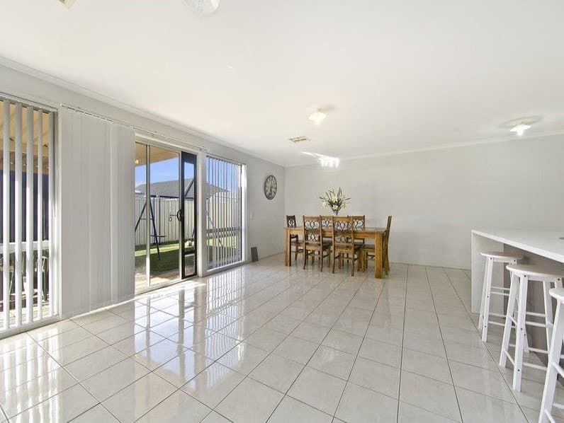 12 Brookfield Avenue BURTON, Burton - Thumbnail 4