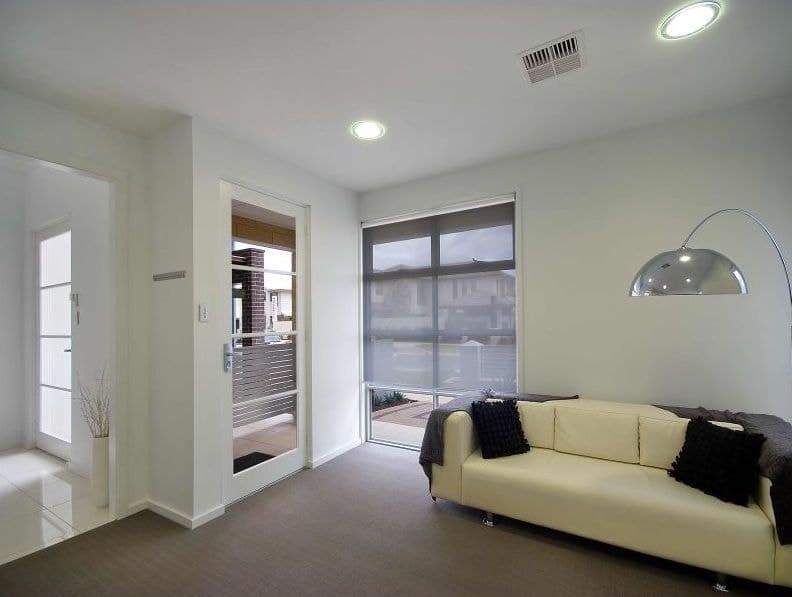 17 The Strand LIGHTSVIEW, Lightsview - Thumbnail 2
