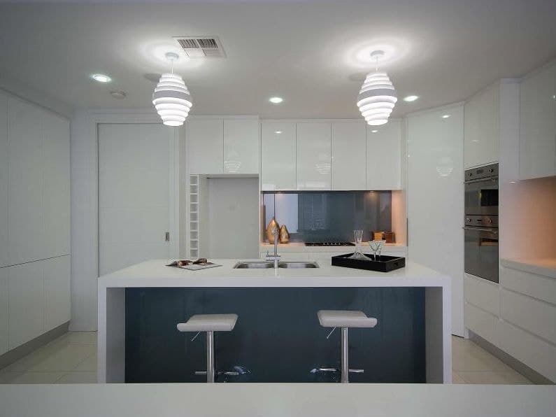 17 The Strand LIGHTSVIEW, Lightsview - Thumbnail 5
