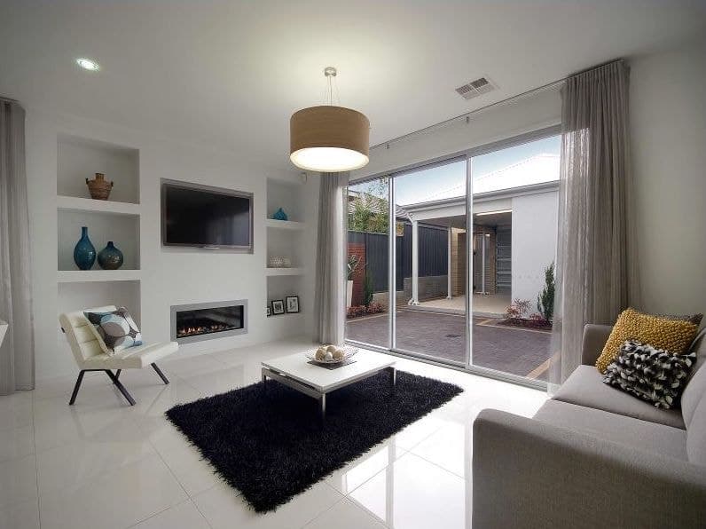 17 The Strand LIGHTSVIEW, Lightsview - Thumbnail 6