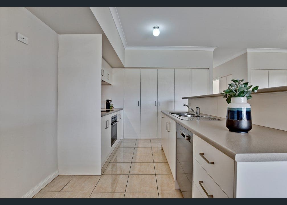 13A Crown Street DOVER GARDENS, Dover Gardens - Thumbnail 5