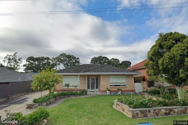 23 Courtabie Avenue ROSTREVOR, Rostrevor - Thumbnail 2