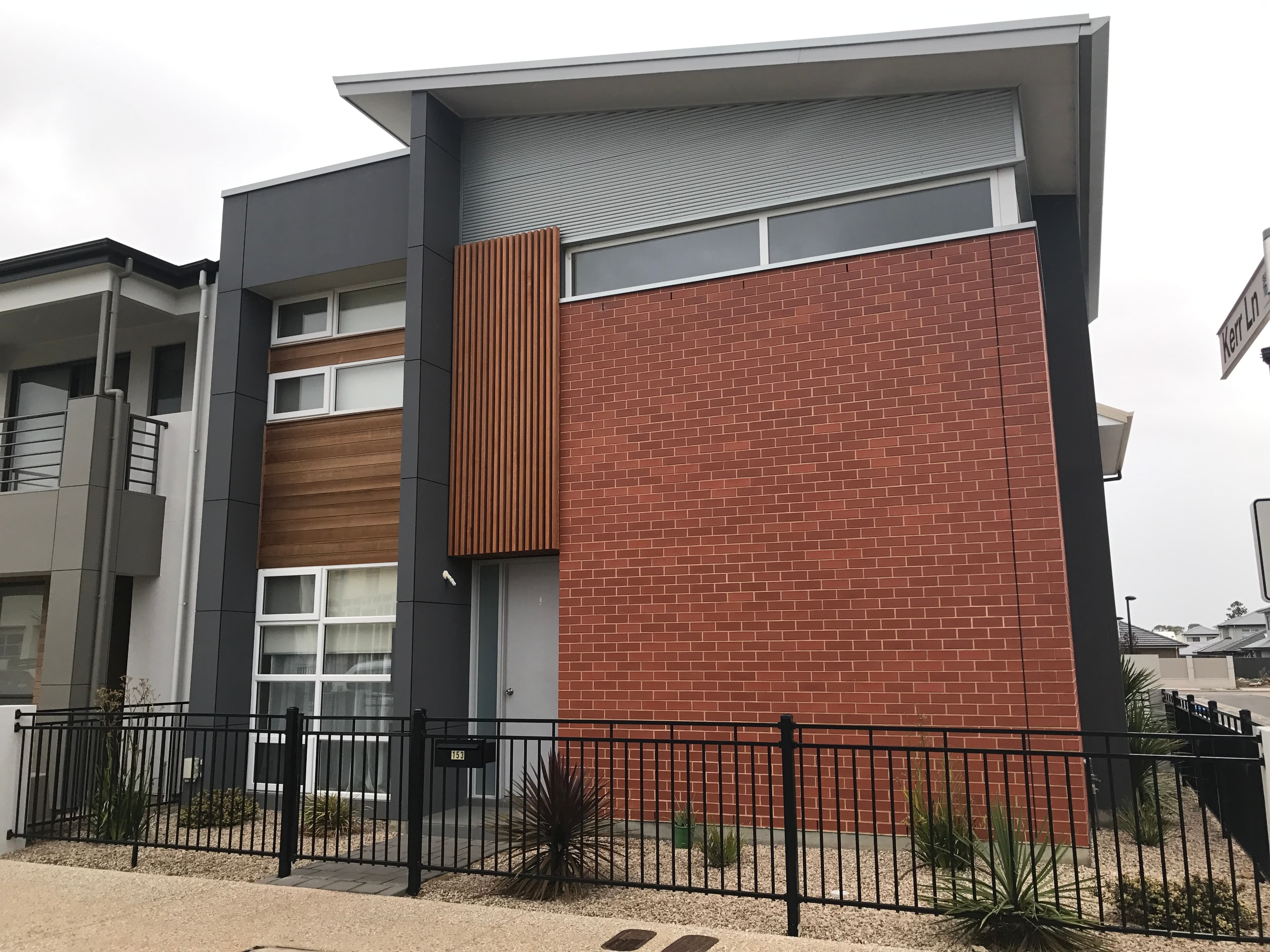 153 East Parkway LIGHTSVIEW, Lightsview - Thumbnail 2