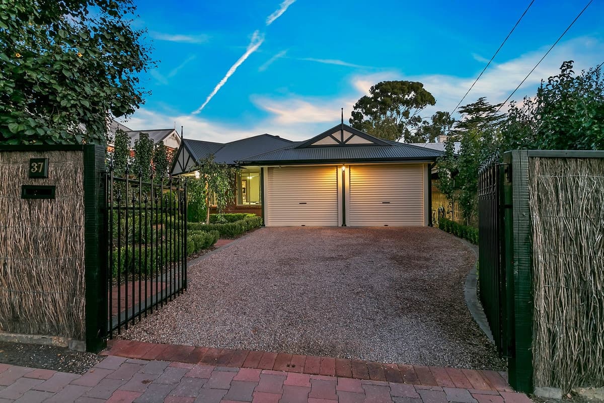 37 Cheltenham Street HIGHGATE, Highgate - Thumbnail 2