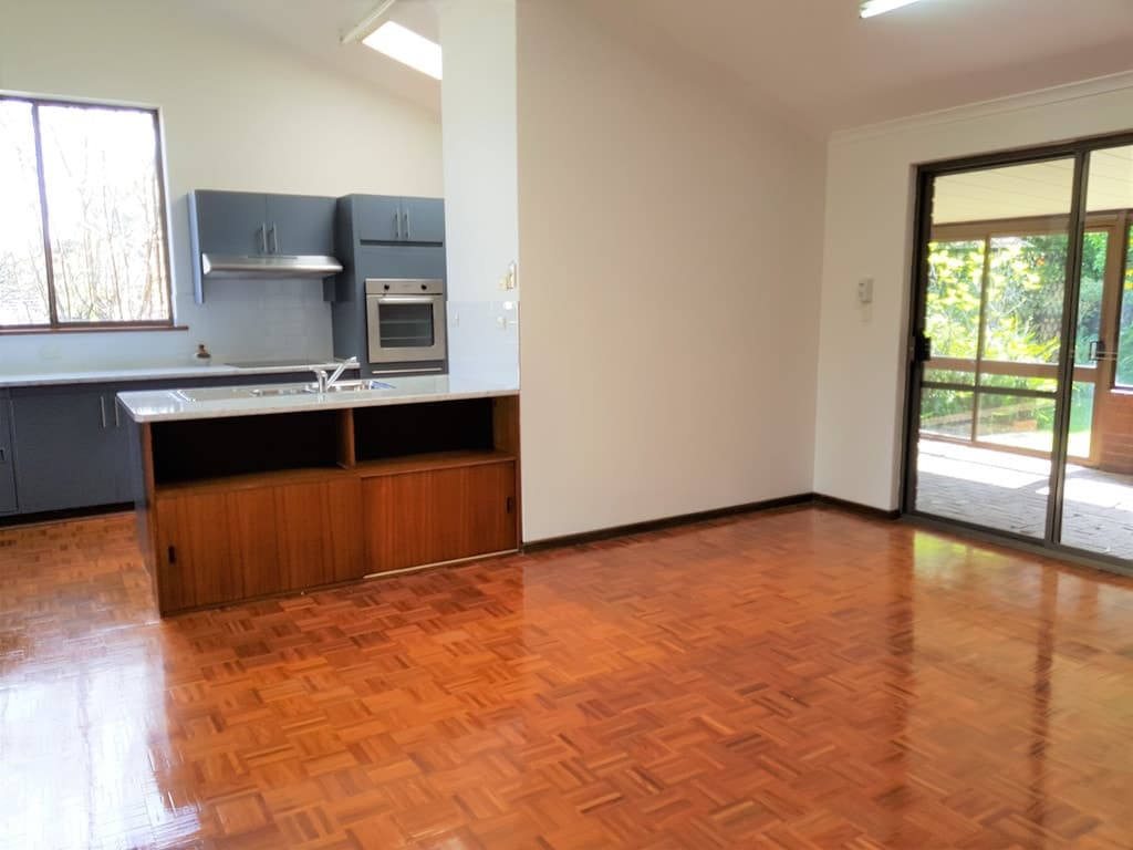16 Greenbank Drive WINDSOR GARDENS, Windsor Gardens - Thumbnail 4