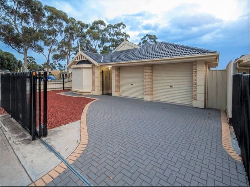 11 Gray Avenue NORTHFIELD, Northfield - Image 1