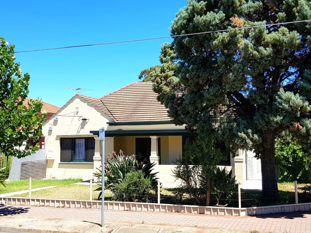 347 Regency Road PROSPECT, Prospect - Image 1