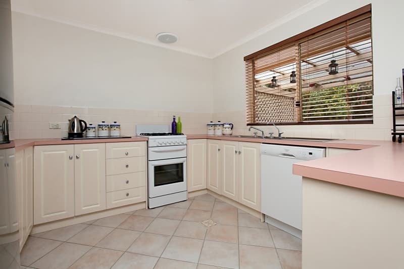 8 Woodland Drive OAKDEN, Oakden - Thumbnail 4