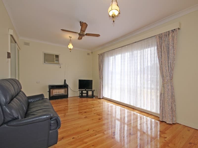 8 Tarana Road HOPE VALLEY, Hope Valley - Thumbnail 2