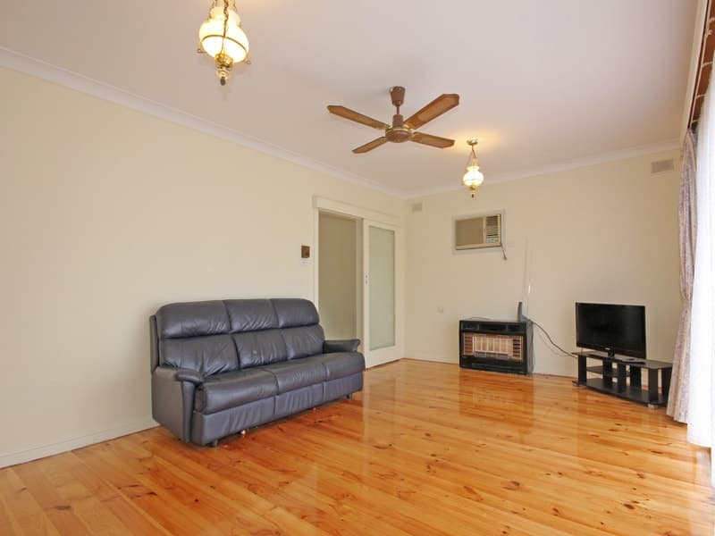 8 Tarana Road HOPE VALLEY, Hope Valley - Thumbnail 3