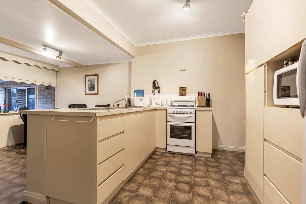 7 Guildford Avenue CLEARVIEW, Clearview - Thumbnail 8