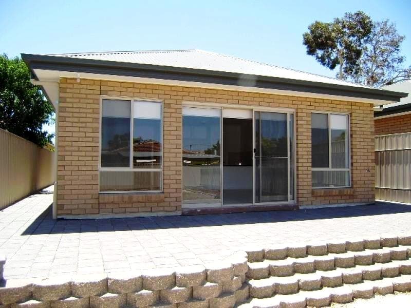 1 Hinton Road GREENACRES, Greenacres - Thumbnail 4
