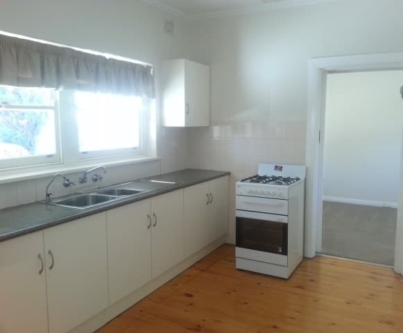 4 Walton Avenue CLEARVIEW, Clearview - Thumbnail 3