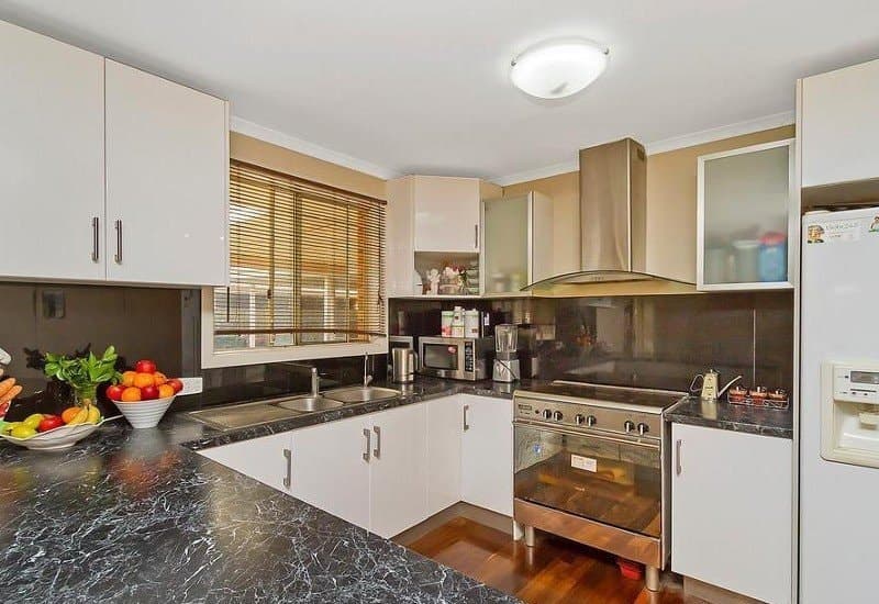 14 Alberta Drive BURTON, Burton - Thumbnail 2