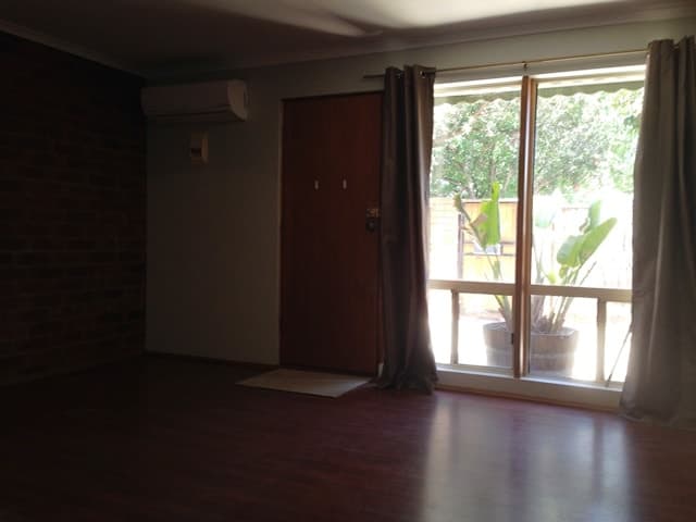 27 Brown St BROMPTON, Brompton - Thumbnail 4