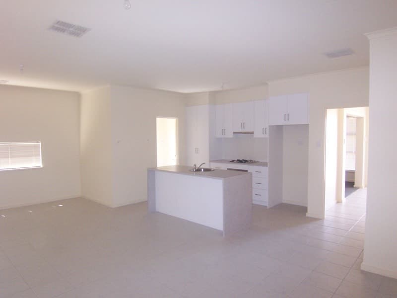 4 Cathedral Circuit MAWSON LAKES, Mawson Lakes - Thumbnail 4