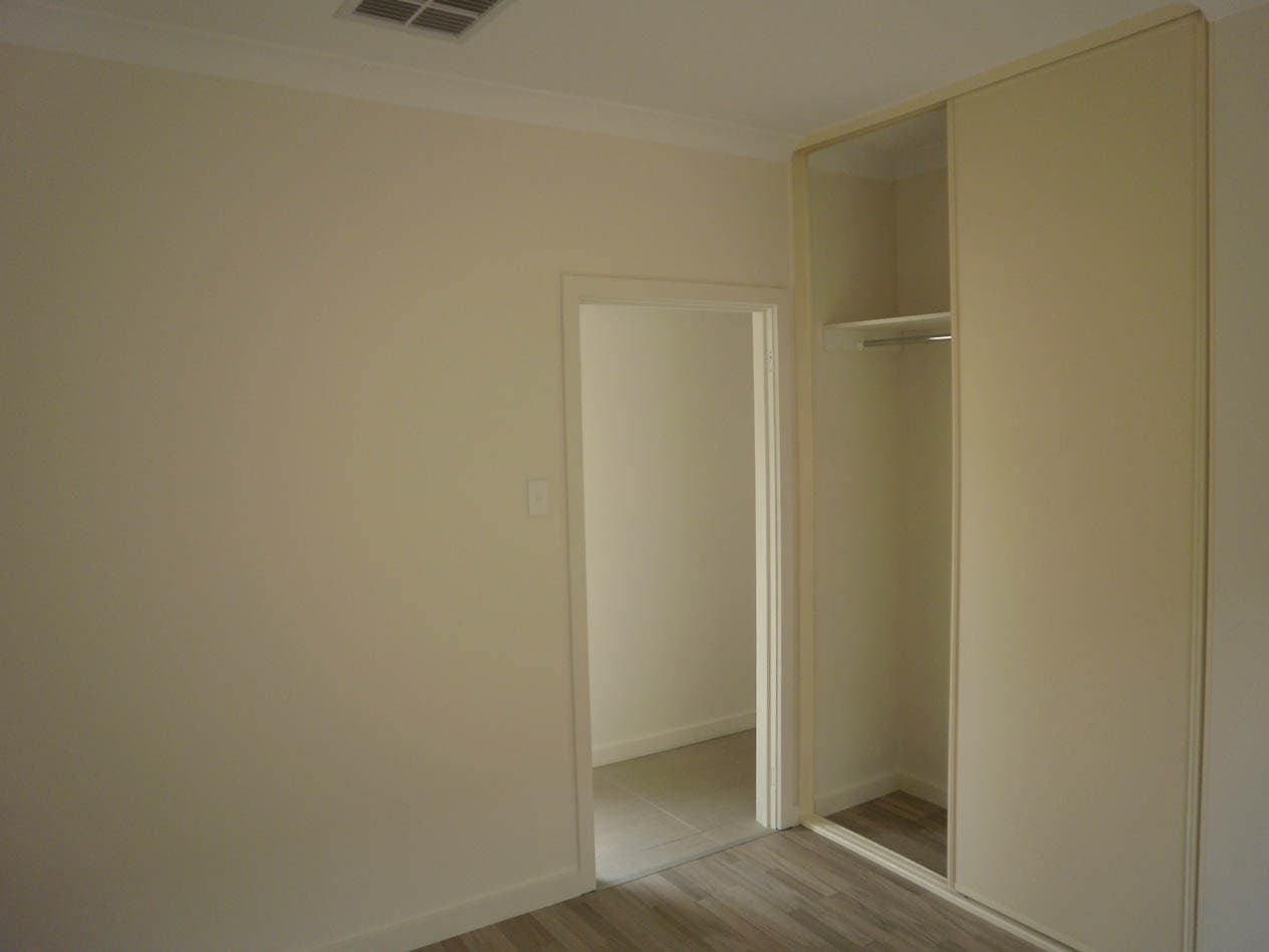 8 Dicksons Road WINDSOR GARDENS, Windsor Gardens - Thumbnail 5