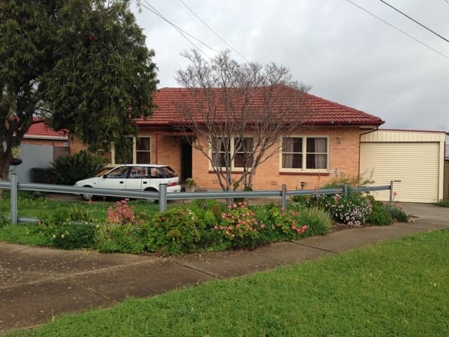 11 Reading St CLEARVIEW, Clearview - Image 1