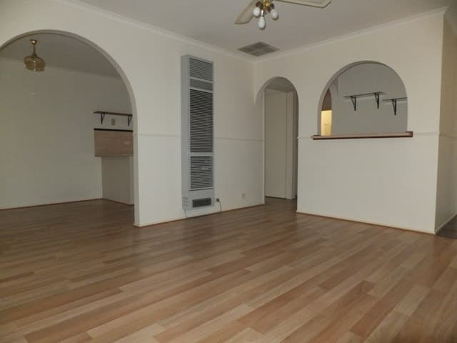 8 Douglas Avenue HILLCREST, Hillcrest - Thumbnail 3