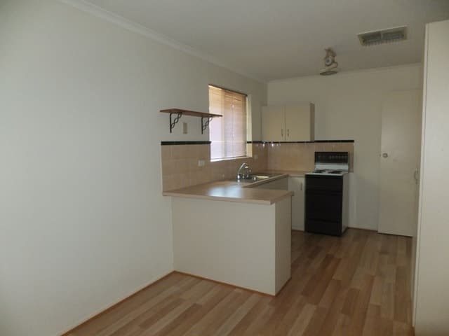 8 Douglas Avenue HILLCREST, Hillcrest - Thumbnail 4