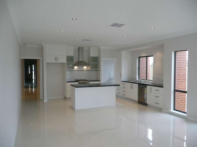 12 Silver Street ENFIELD, Enfield - Thumbnail 2