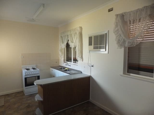 31 Brunswick Street KILBURN, Kilburn - Thumbnail 3