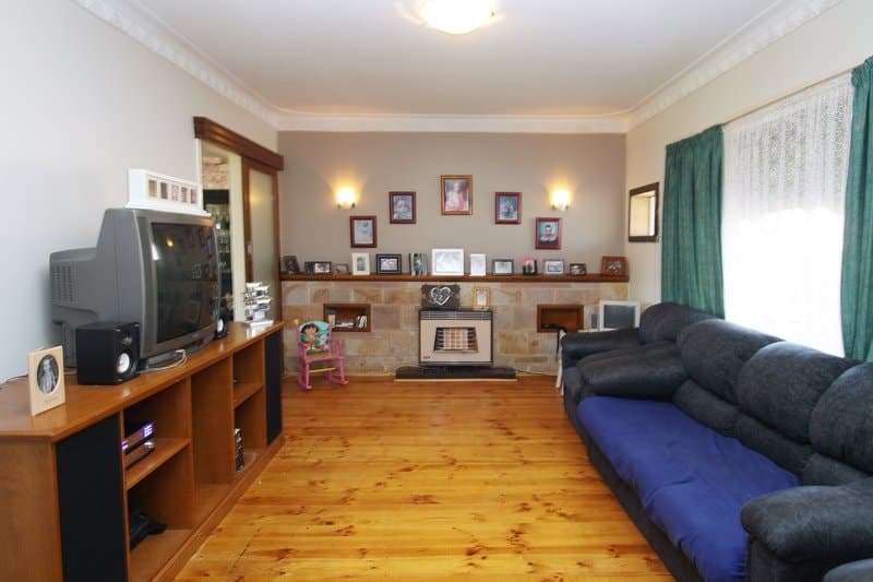 105 Fenden Road SALISBURY PLAIN, Salisbury Plain - Thumbnail 4