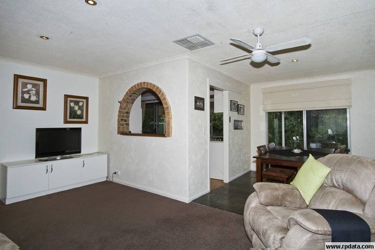 13 Terrigal Drive SALISBURY PARK, Salisbury Park - Thumbnail 2