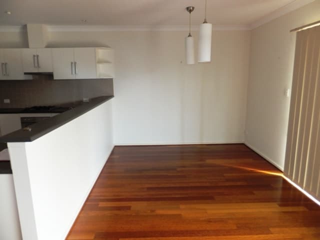 9 Dumfries Avenue NORTHFIELD, Northfield - Thumbnail 2