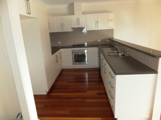 9 Dumfries Avenue NORTHFIELD, Northfield - Thumbnail 3