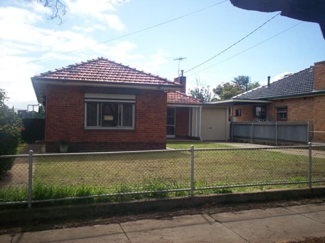42 Lionel Avenue BLAIR ATHOL, Blair Athol - Image 1