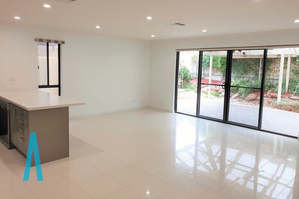 2b Southbury Road ENFIELD, Enfield - Thumbnail 2