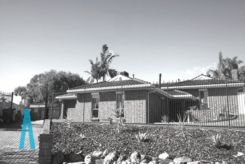 4 Busby Court WYNN VALE, Wynn Vale - Image 1
