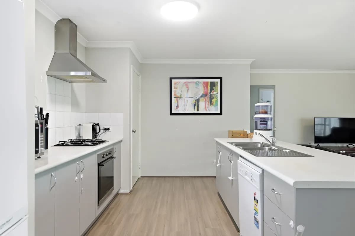7 Stellaria Avenue, Halls Head, WA, 6210, Halls Head - Thumbnail 5