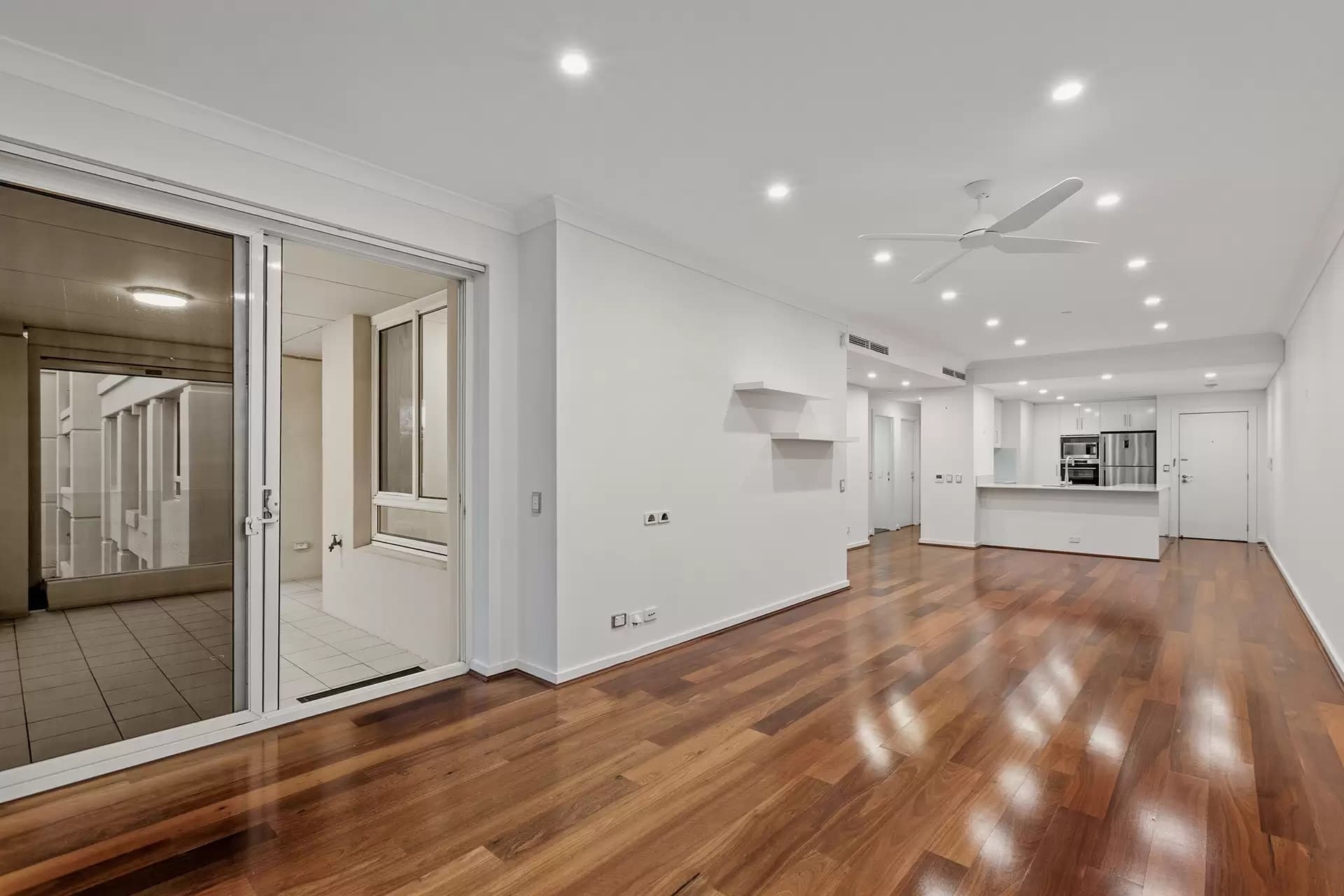 29/7 Holdfast Promenade, Glenelg, Glenelg - Thumbnail 4